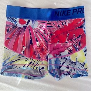 Nike Pros (L)
